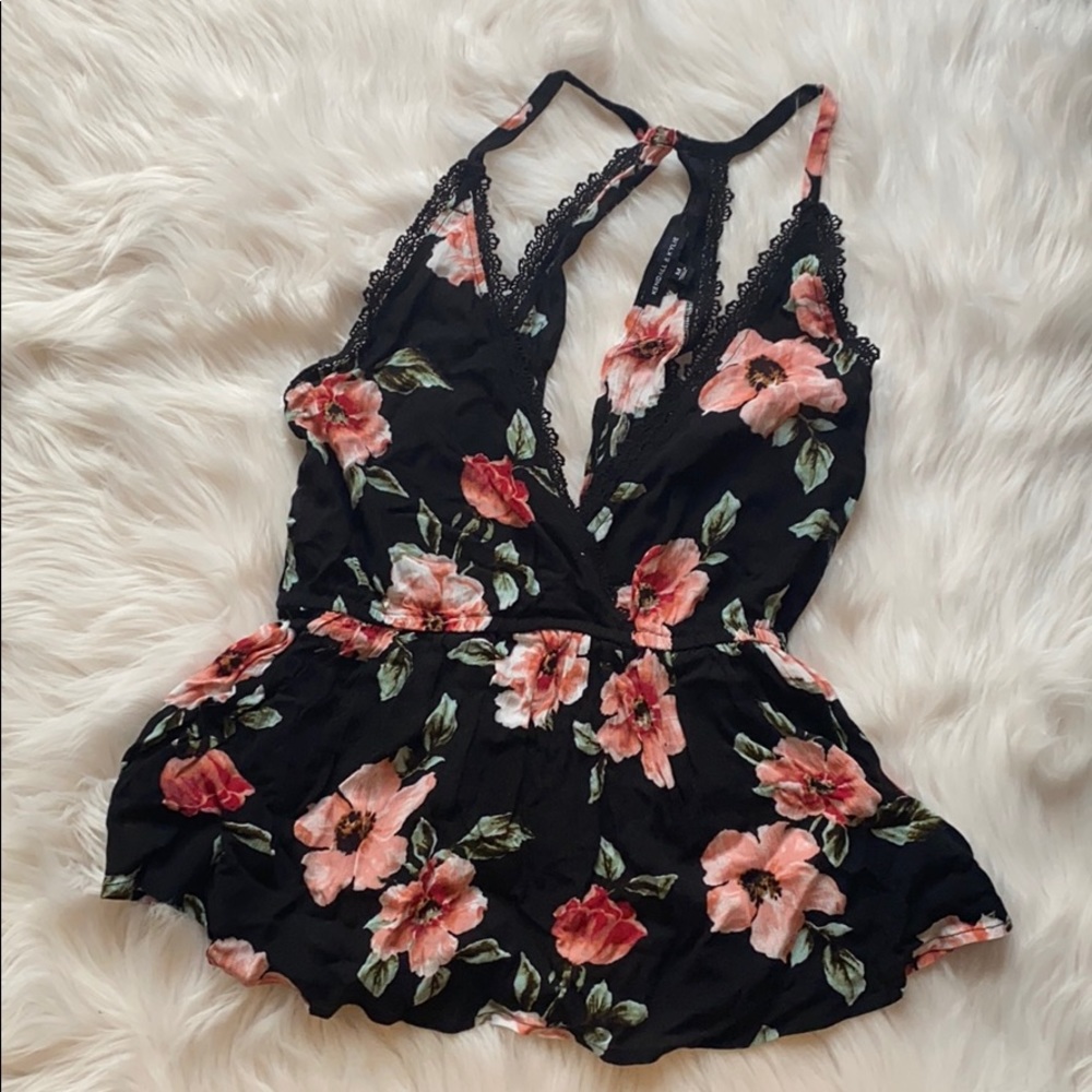 Kendall & Kylie babydoll style floral top